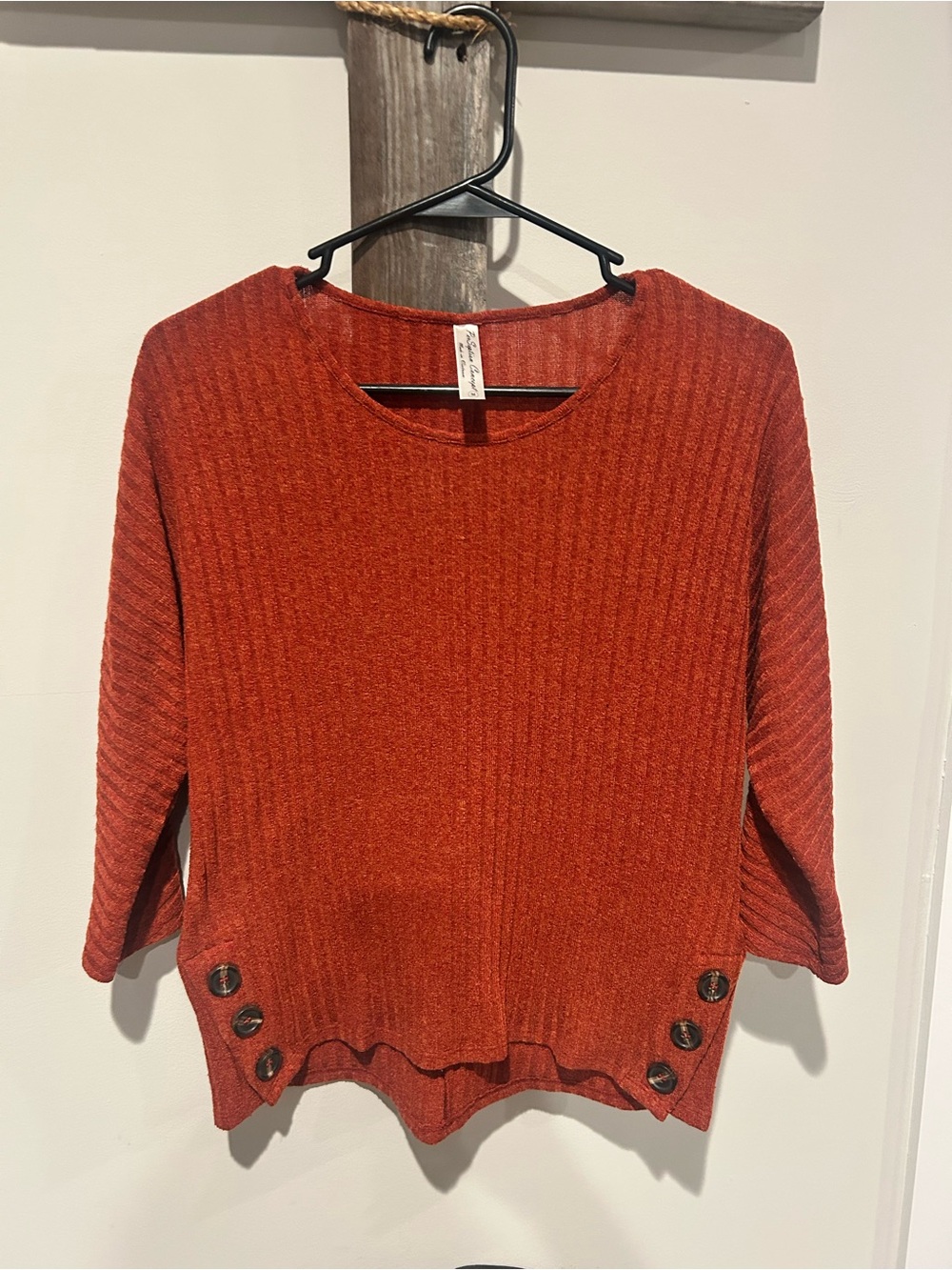 PerSeption Concept Ribbed Scoop-Neck Sweater in Rust